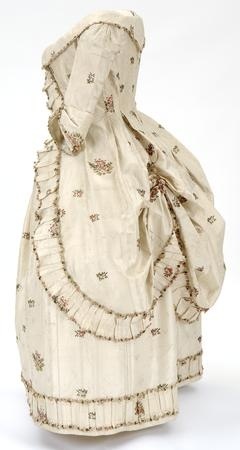 http://www.metmuseum.org/;Galliera,Robe a la Polonaise, 1780-1; Kelvingrove Art Gallery and Museum, Glasgow, MET