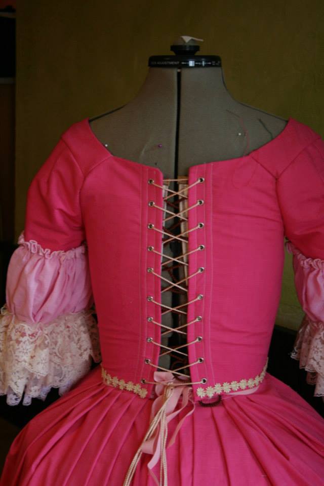 projet: Robe circassienne 1780: le corsage