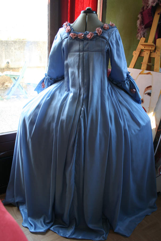 La robe à la française  1770 c'est fini